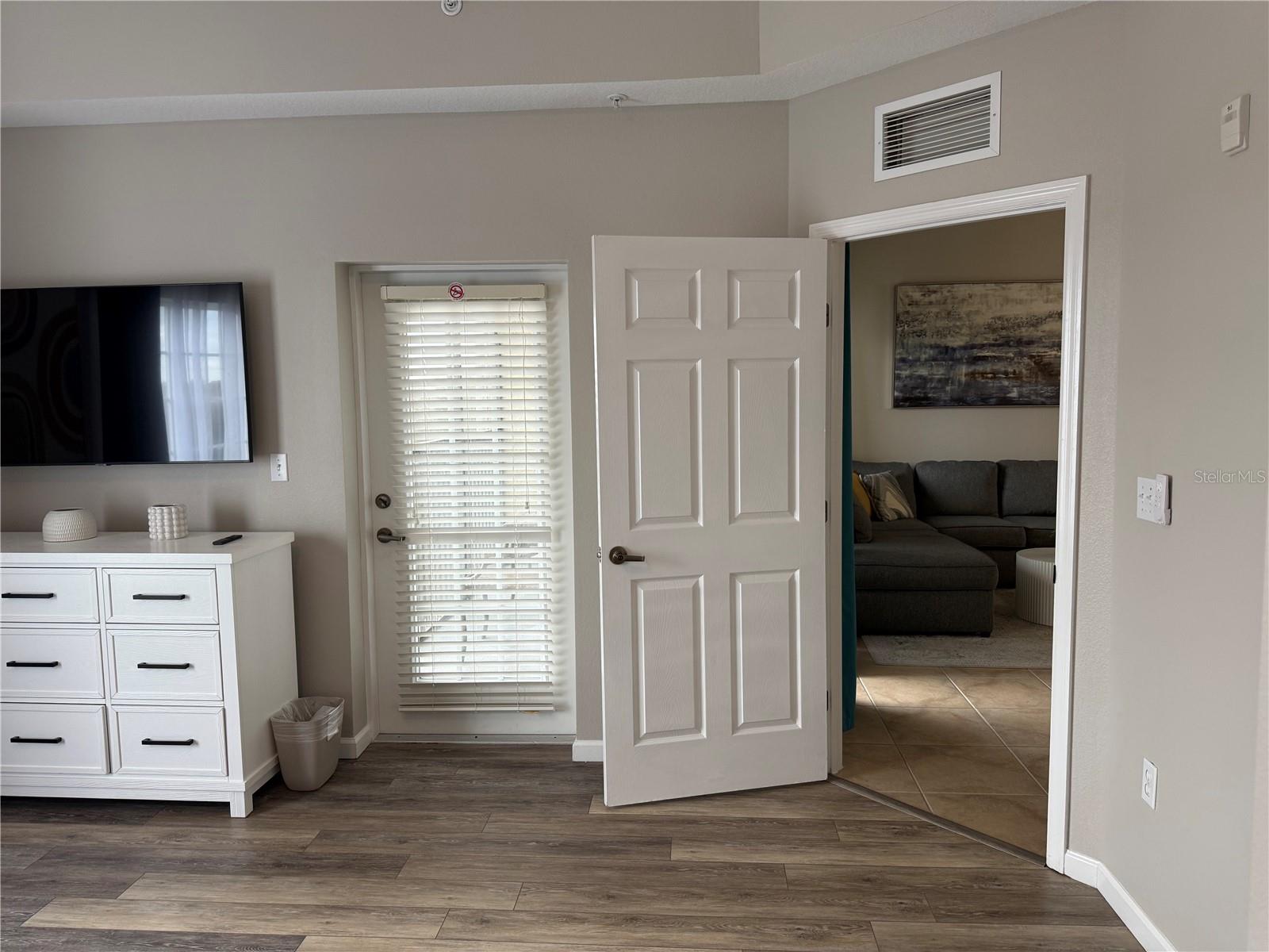 WORLDQUEST RESIDENCE - Residential