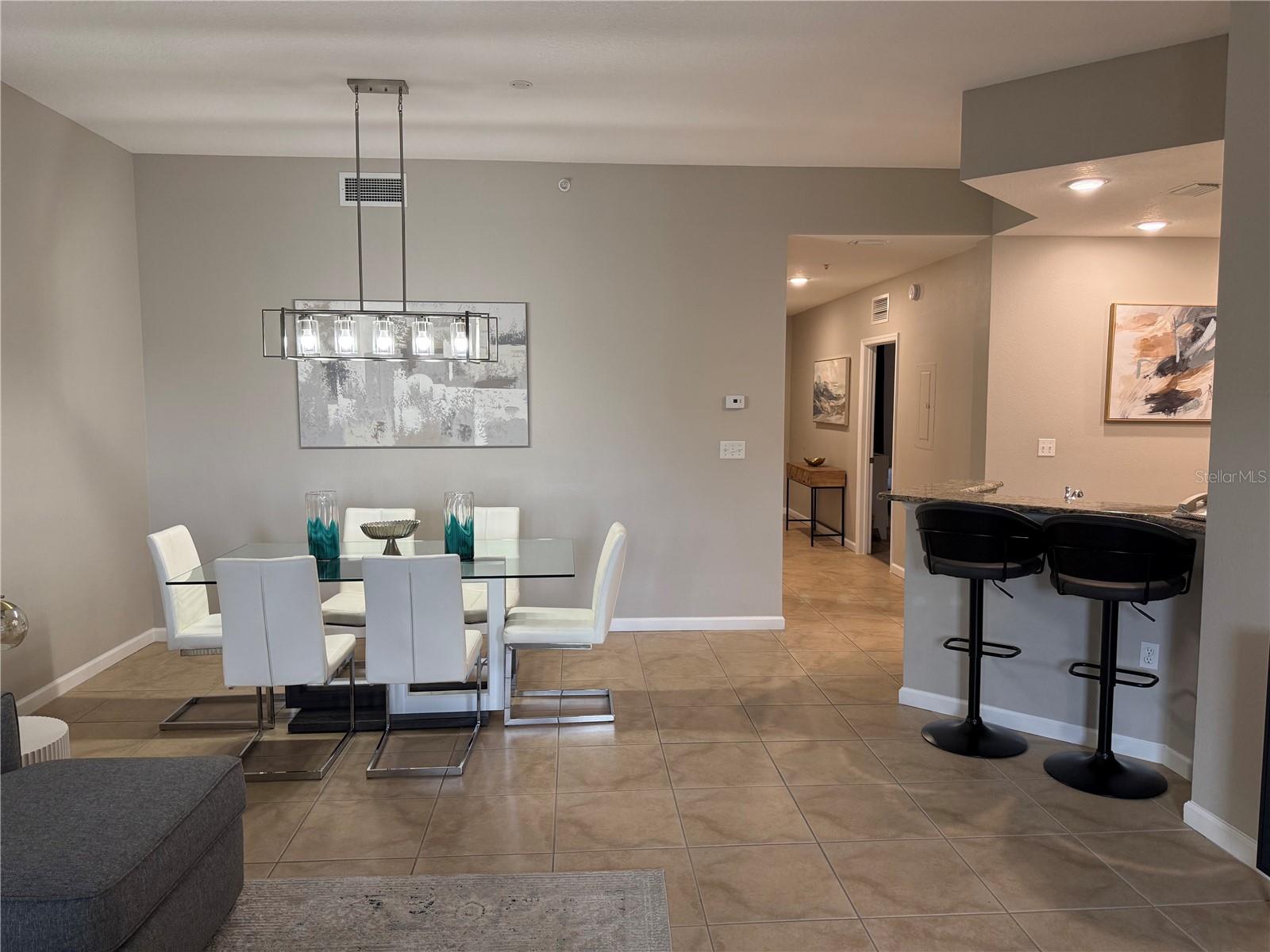 WORLDQUEST RESIDENCE - Residential