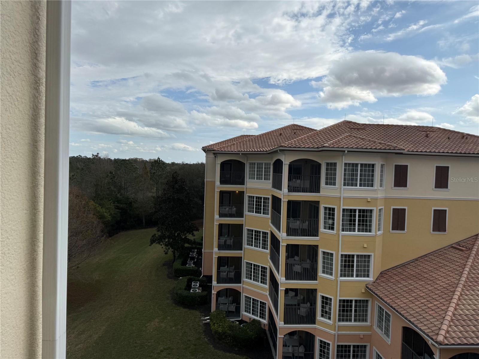 WORLDQUEST RESIDENCE - Residential