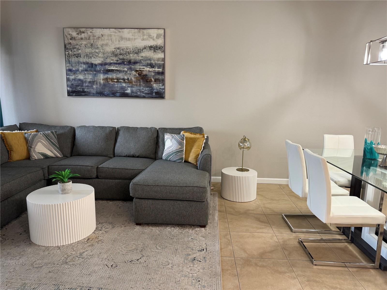 WORLDQUEST RESIDENCE - Residential