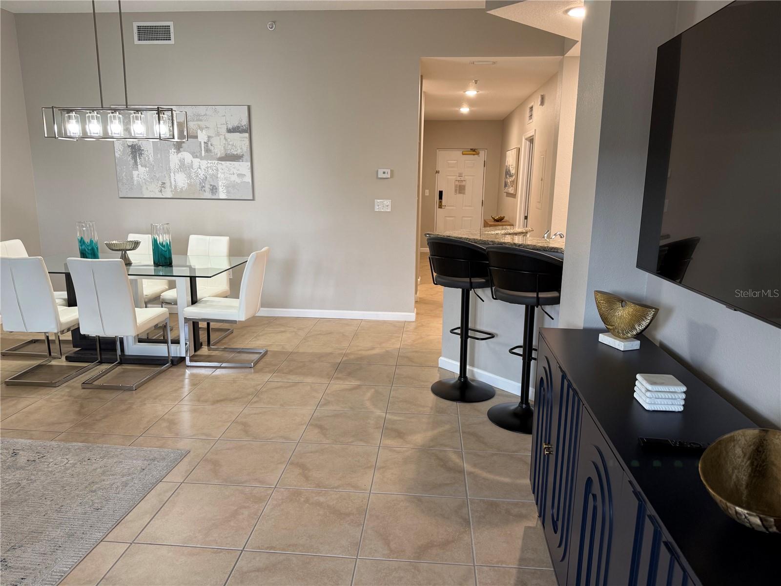 WORLDQUEST RESIDENCE - Residential