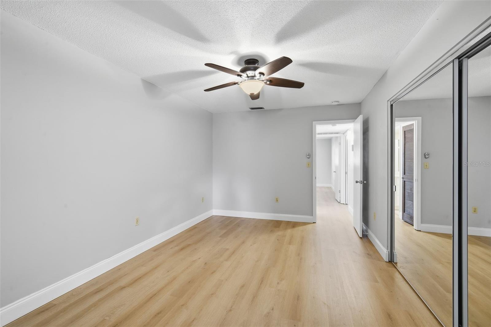 PARKWOOD CONDO - Residential