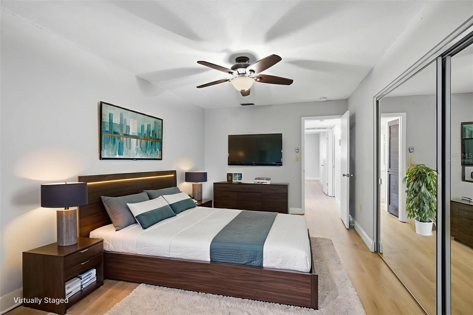 PARKWOOD CONDO - Residential