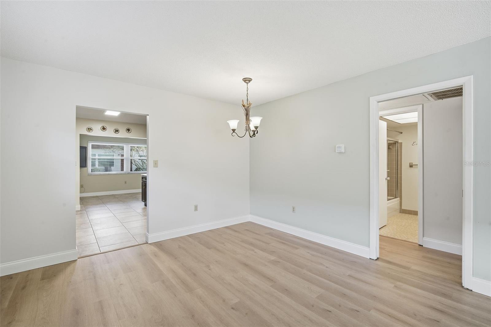 PARKWOOD CONDO - Residential