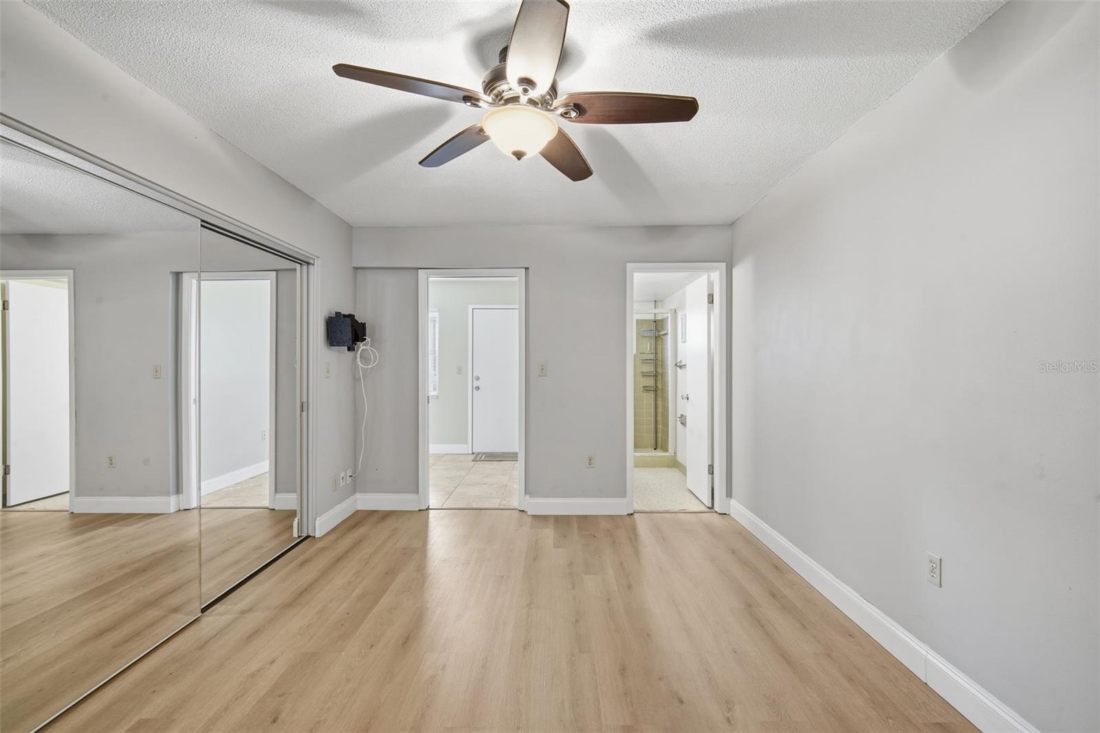 PARKWOOD CONDO - Residential