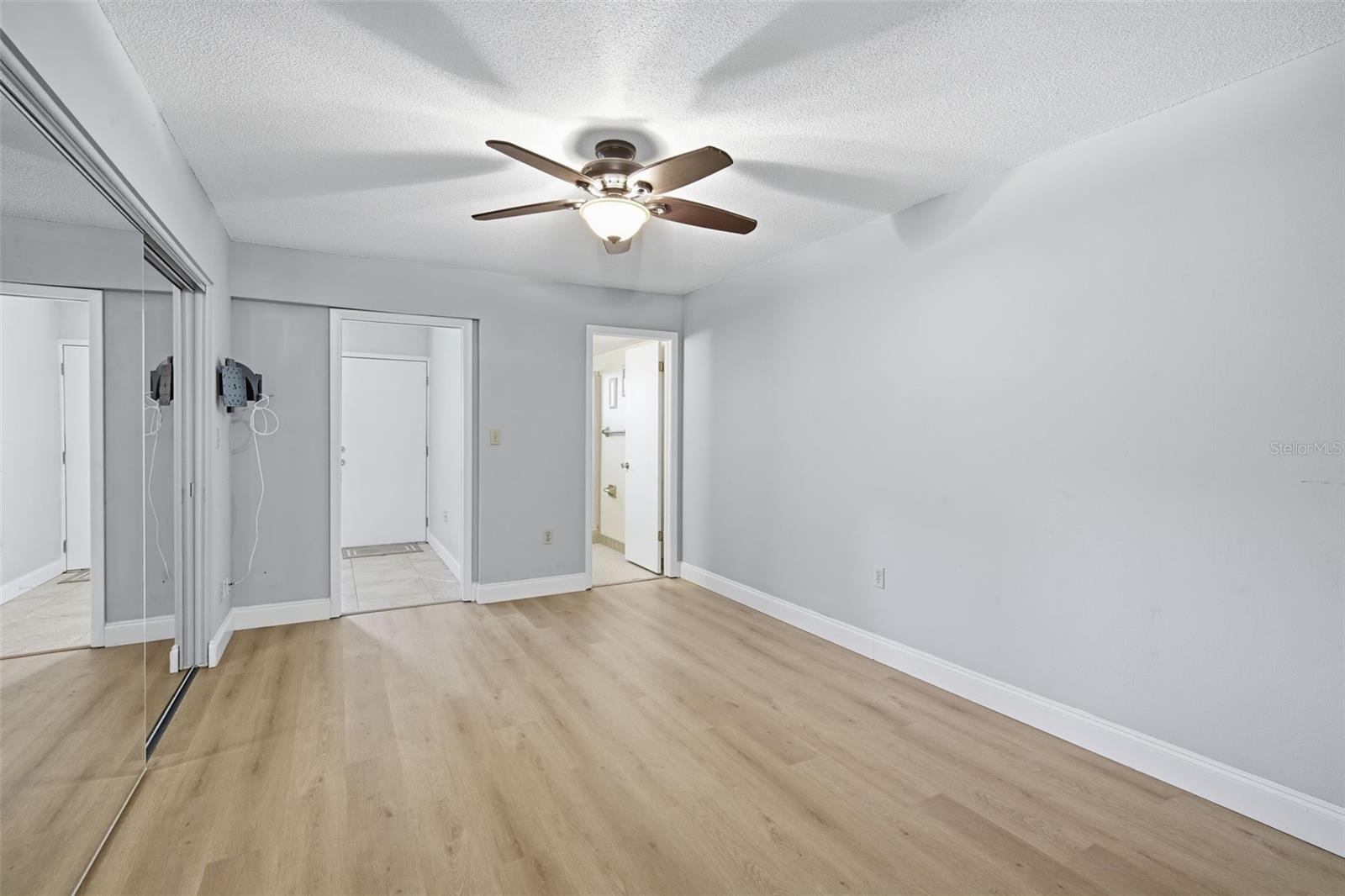 PARKWOOD CONDO - Residential