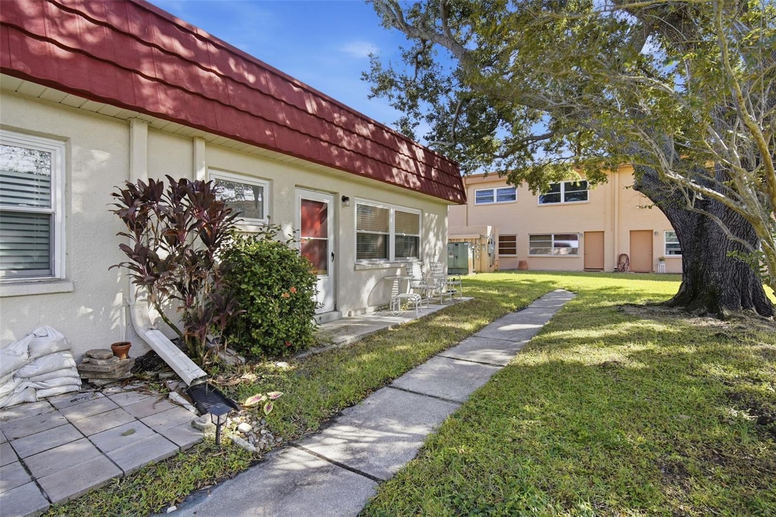 PARKWOOD CONDO - Residential