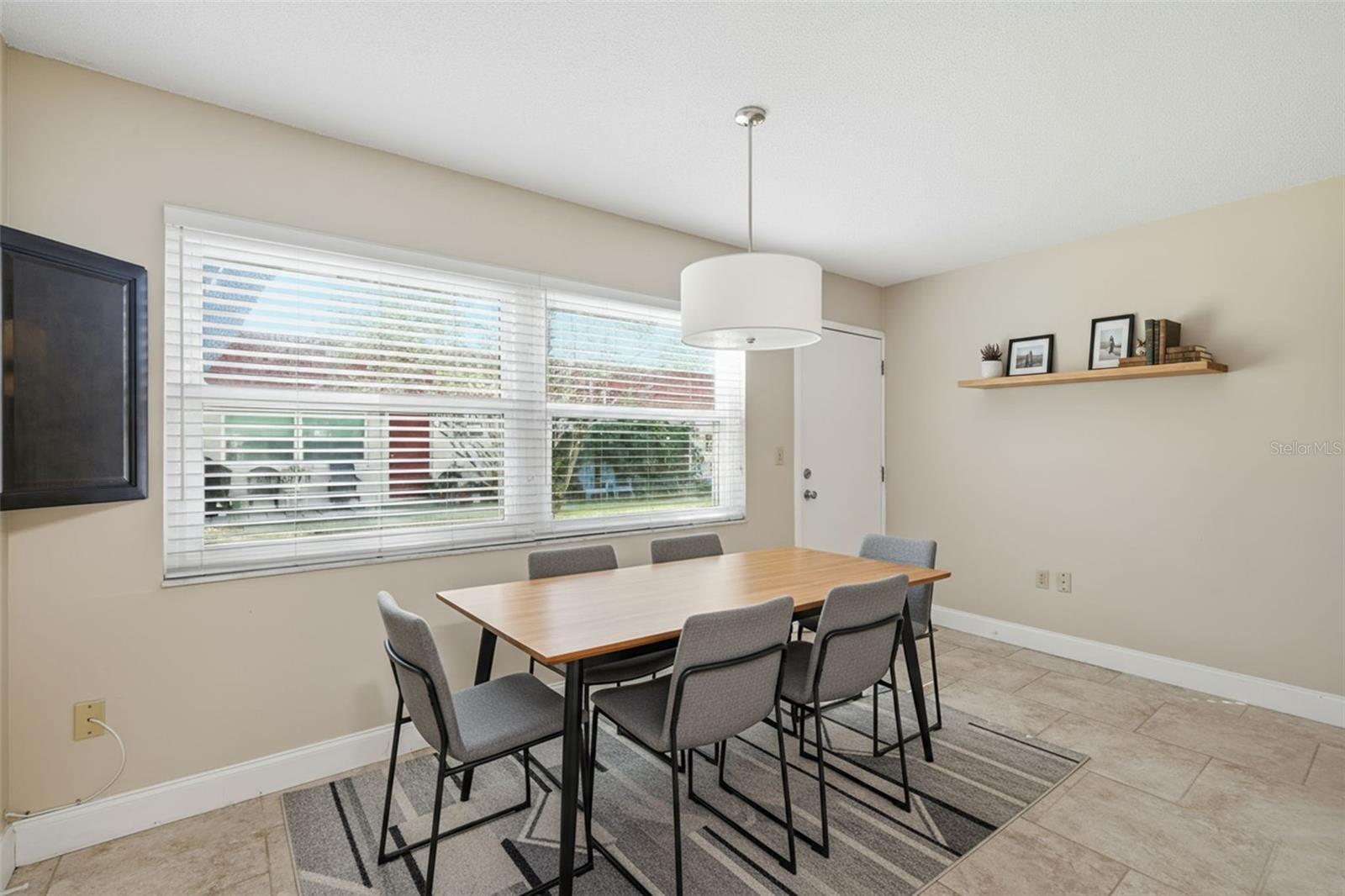 PARKWOOD CONDO - Residential