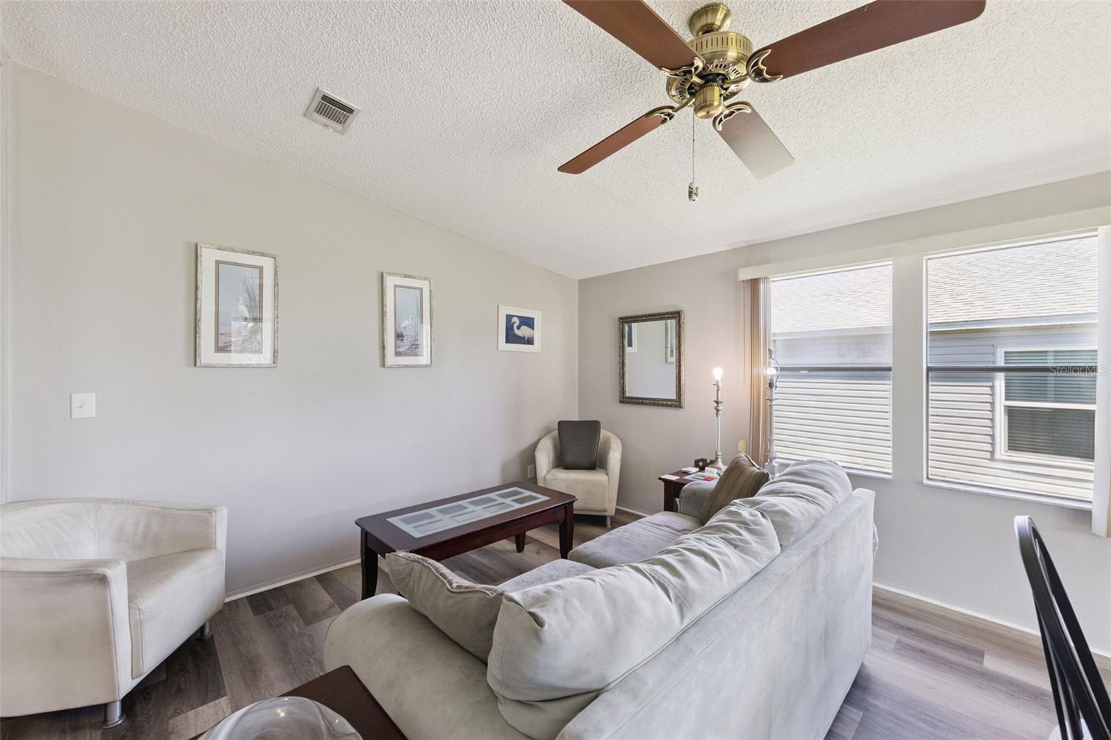 LADY LAKE ORANGE BLOSSOM GARDENS UNIT 08 - Residential