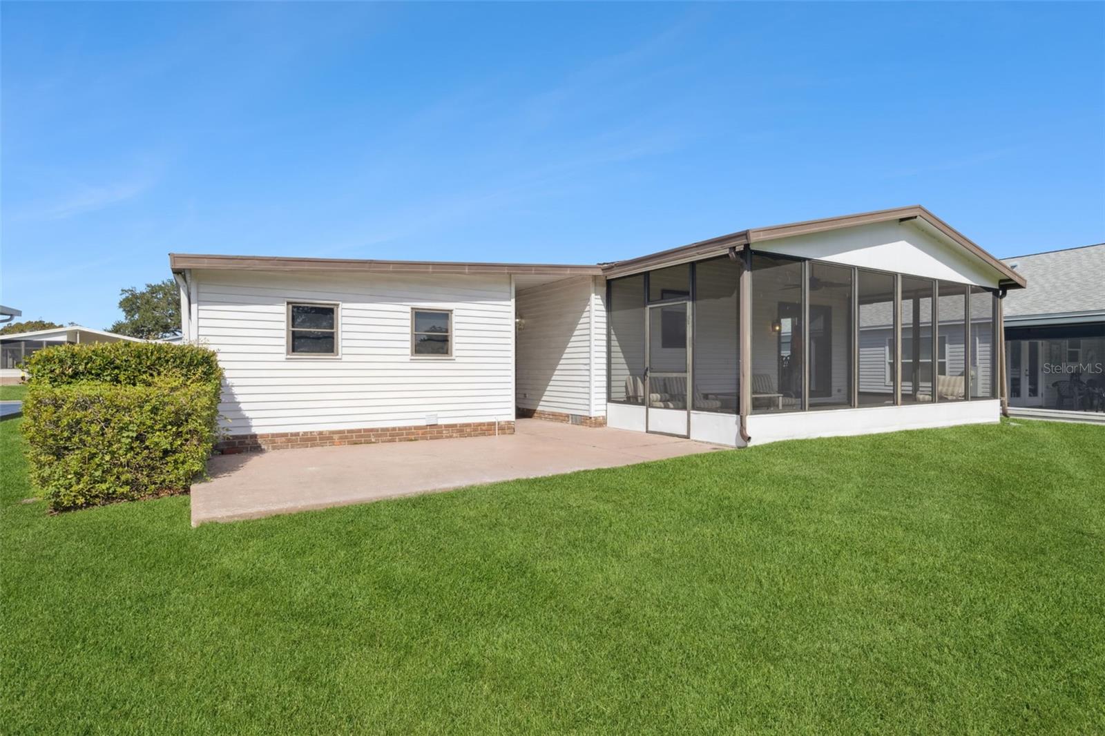 LADY LAKE ORANGE BLOSSOM GARDENS UNIT 08 - Residential