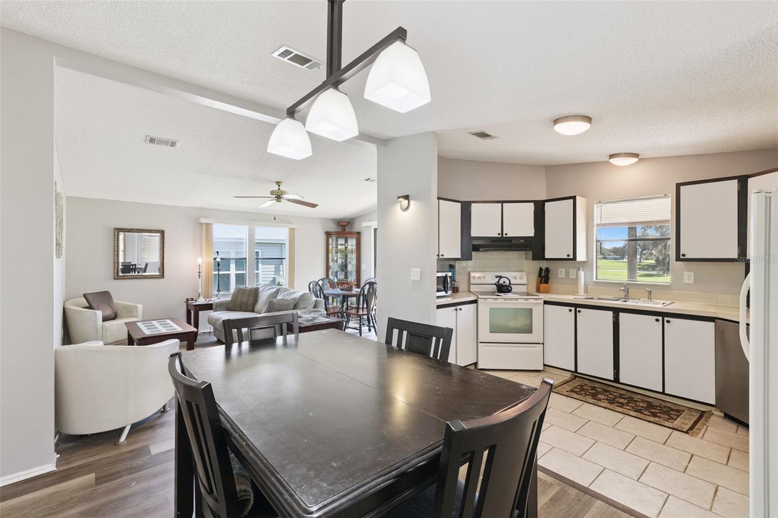 LADY LAKE ORANGE BLOSSOM GARDENS UNIT 08 - Residential