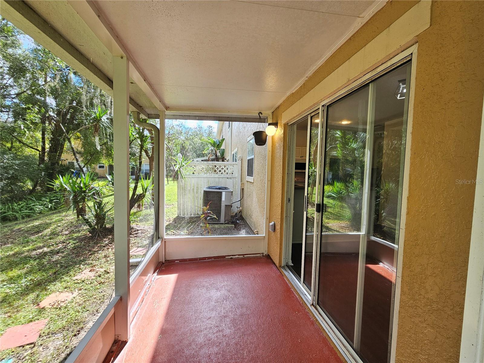 EMERALD POINTE TWNHMS AT TAMPA PALMS - Residential Lease