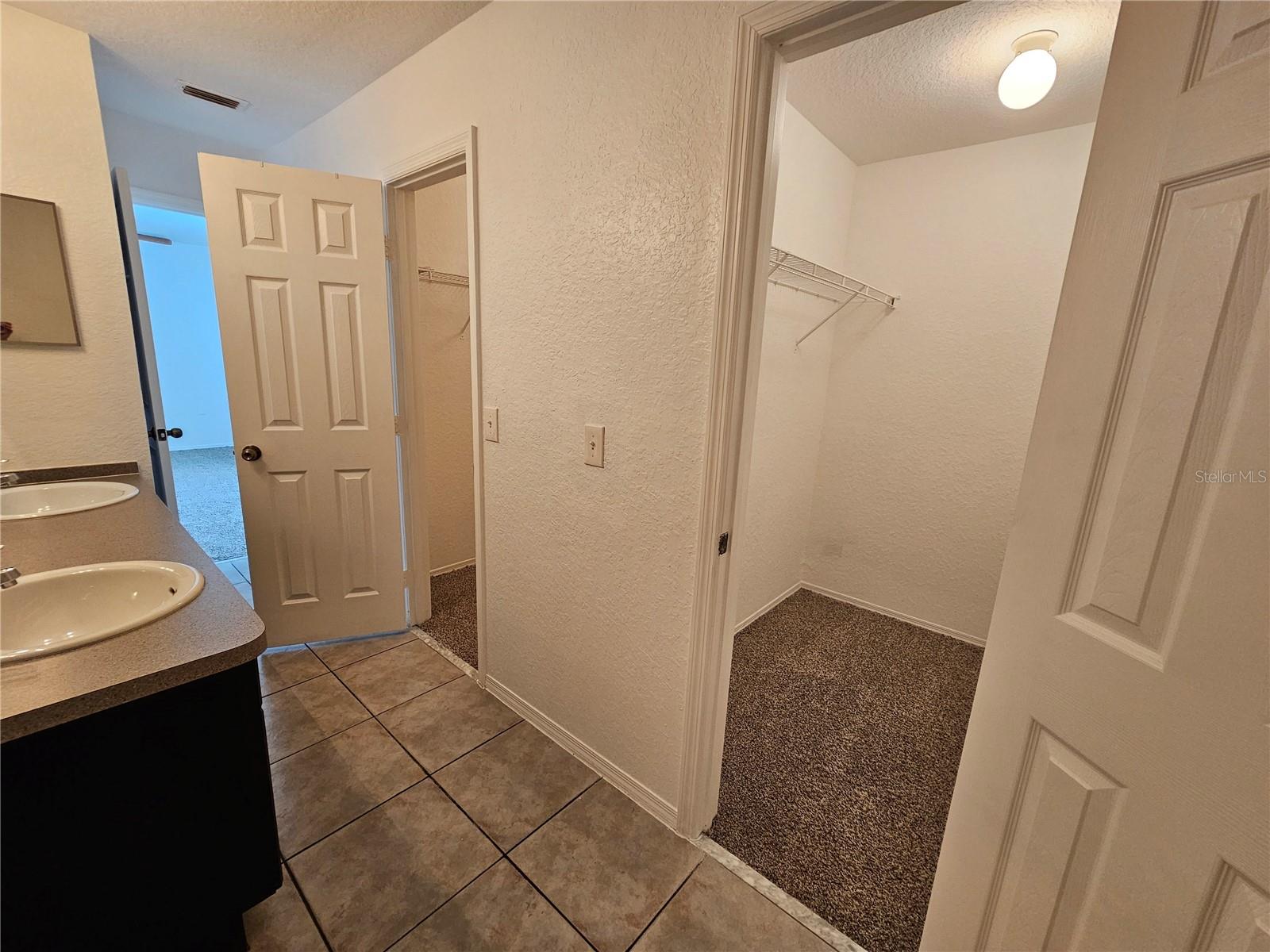 EMERALD POINTE TWNHMS AT TAMPA PALMS - Residential Lease