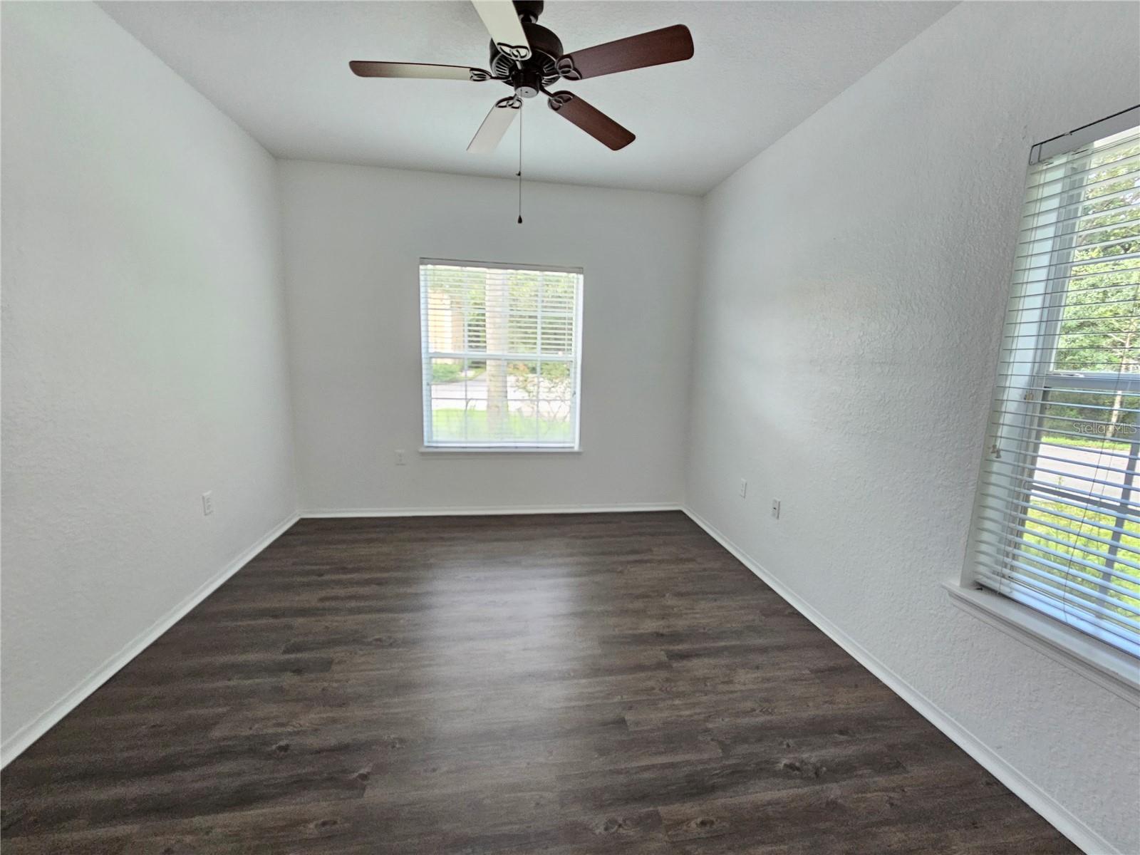 EMERALD POINTE TWNHMS AT TAMPA PALMS - Residential Lease