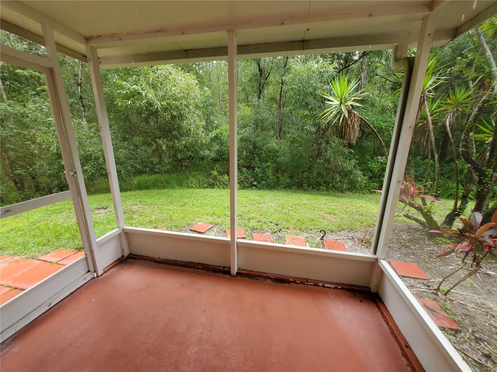 EMERALD POINTE TWNHMS AT TAMPA PALMS - Residential Lease