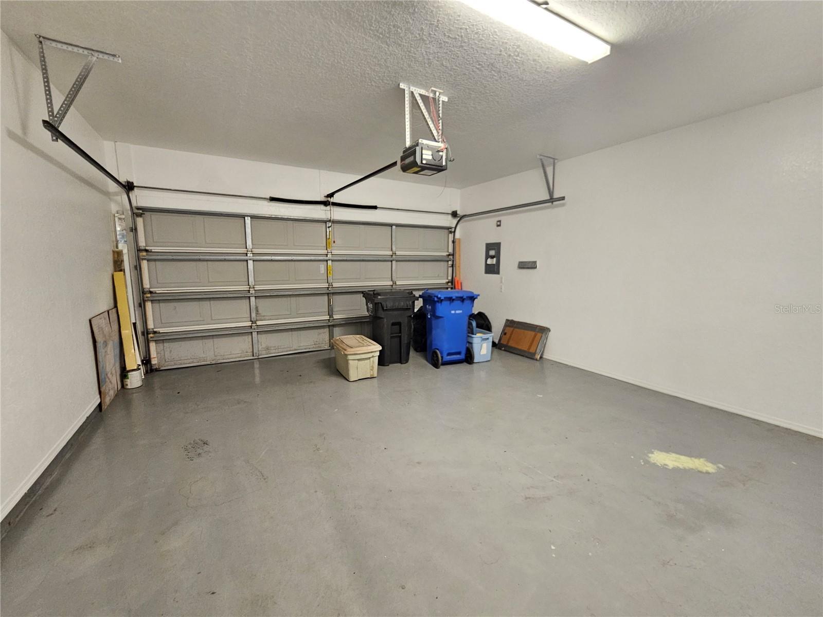 EMERALD POINTE TWNHMS AT TAMPA PALMS - Residential Lease