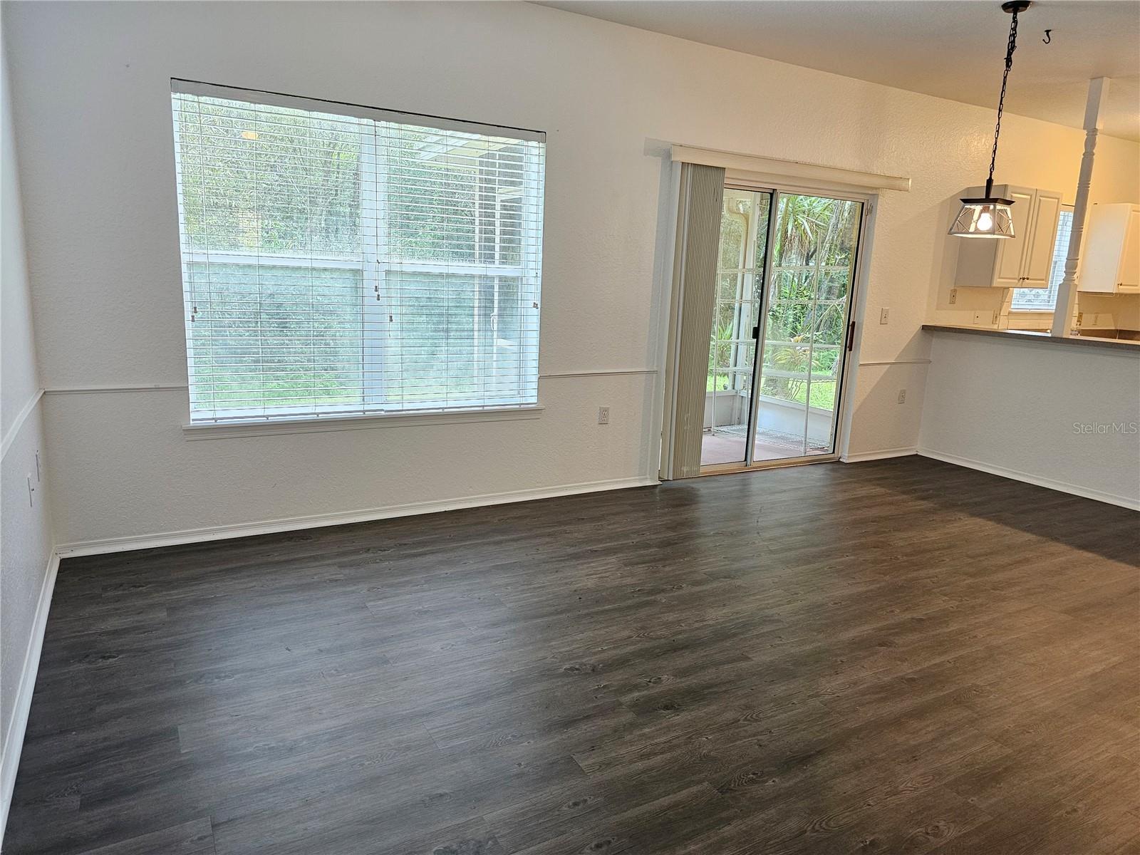 EMERALD POINTE TWNHMS AT TAMPA PALMS - Residential Lease