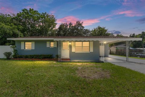 Photo of 2212 NE 36th Street, Ocala, FL 34479 (MLS # GC534020)