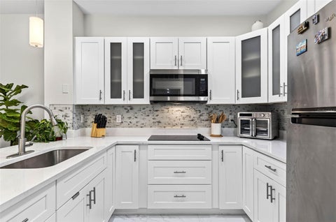 2010 E Palm Avenue 15211, Tampa, FL 33605