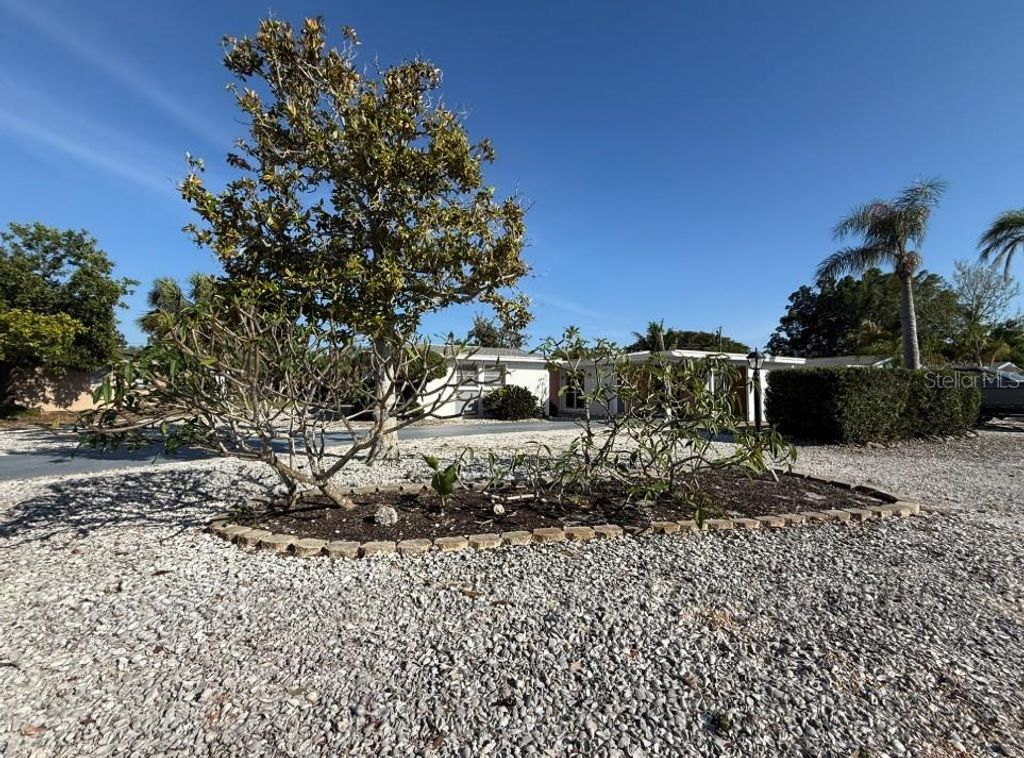 Photo of 6631 Renssalaer Drive, Bradenton, FL 34207 (MLS # A4690225)