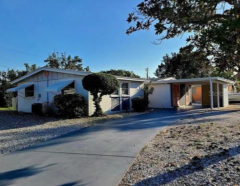 Photo of 6631 Renssalaer Drive, Bradenton, FL 34207 (MLS # A4690225)