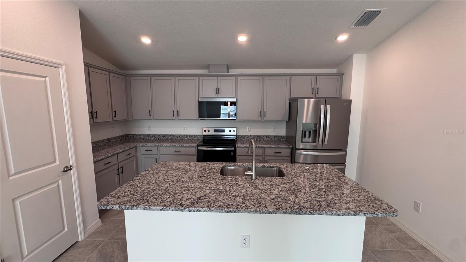 PEPPER GROVE PH I - Residential Lease