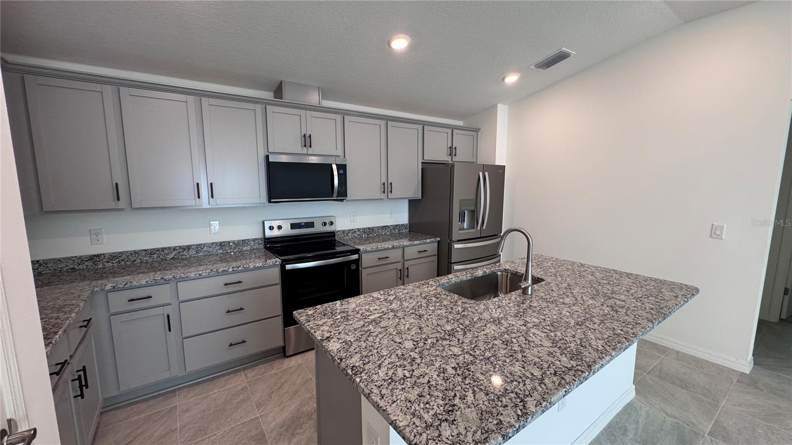 PEPPER GROVE PH I - Residential Lease