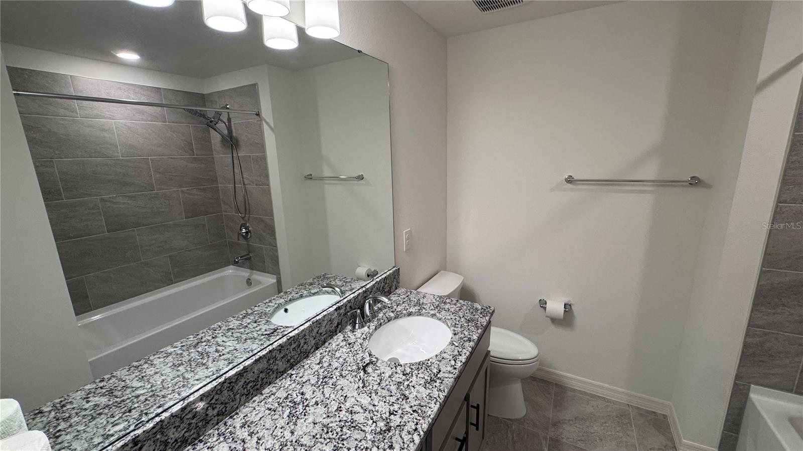 PEPPER GROVE PH I - Residential Lease