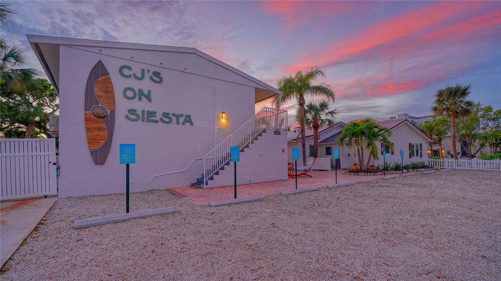 Photo of 104 Avenida Veneccia #171, Sarasota, FL 34242 (MLS # A4702270)