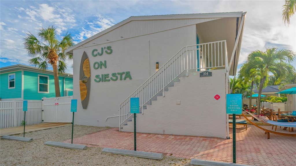 Photo of 104 Avenida Veneccia #171, Sarasota, FL 34242 (MLS # A4702270)