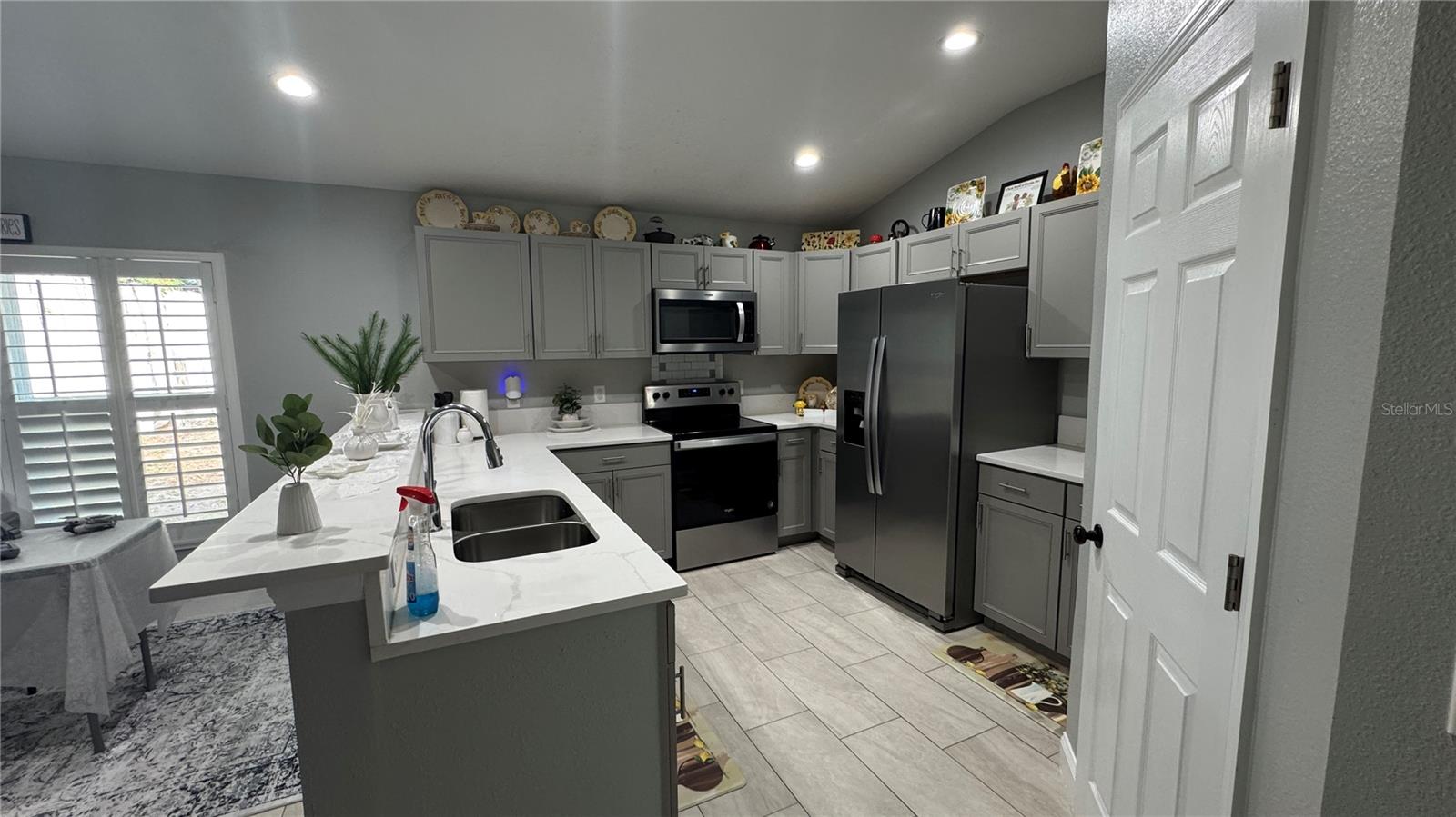 1012 E SILVER STAR ROAD