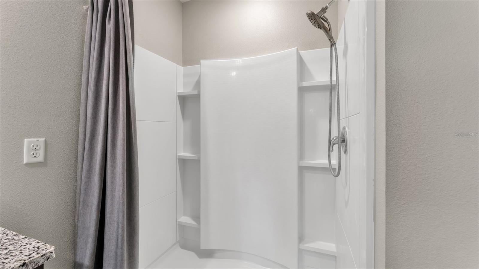 LAKES/LAUREL HLNDS PH 3A - Residential