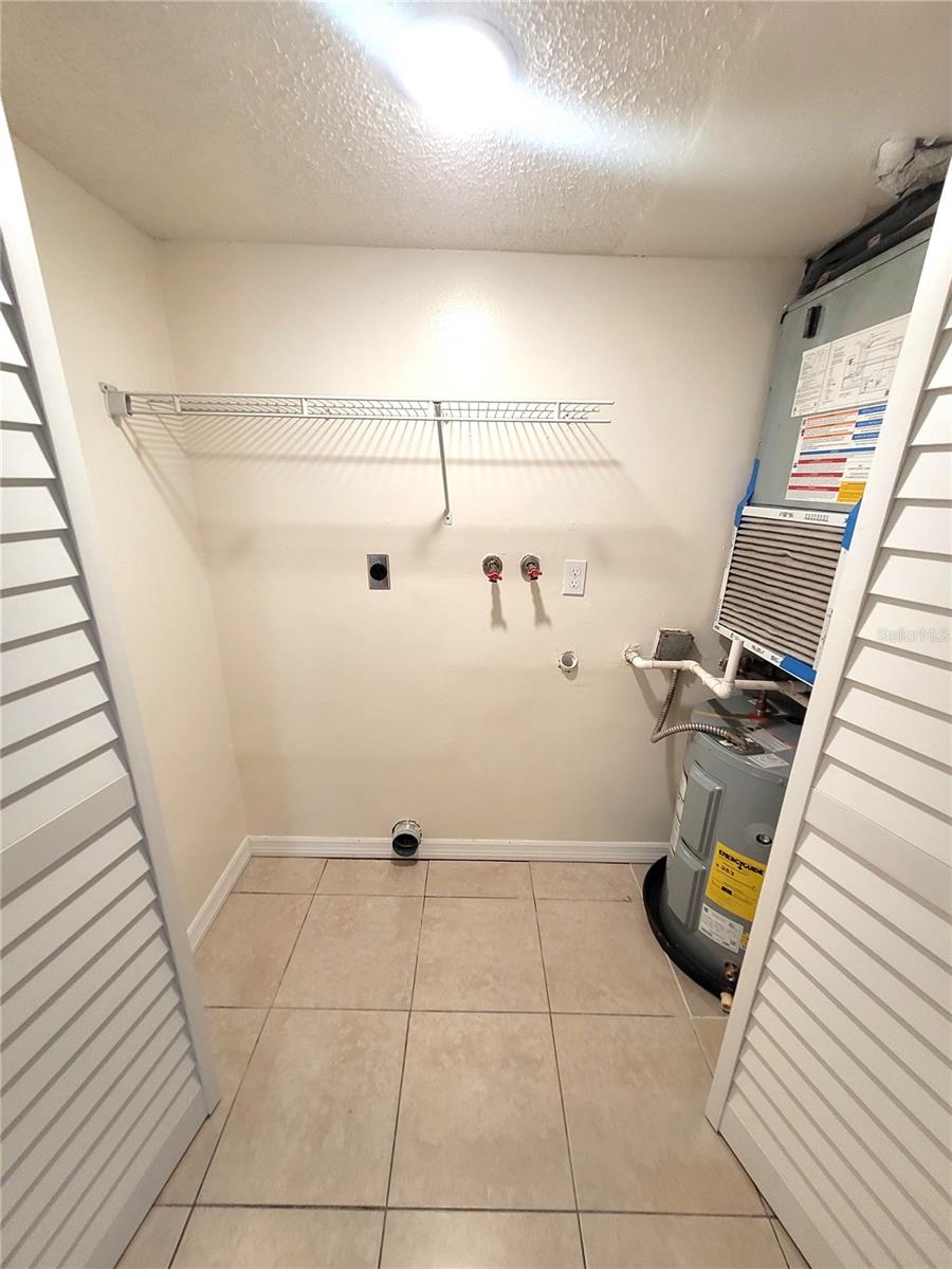 VILLAGE OAKS - Residential Lease