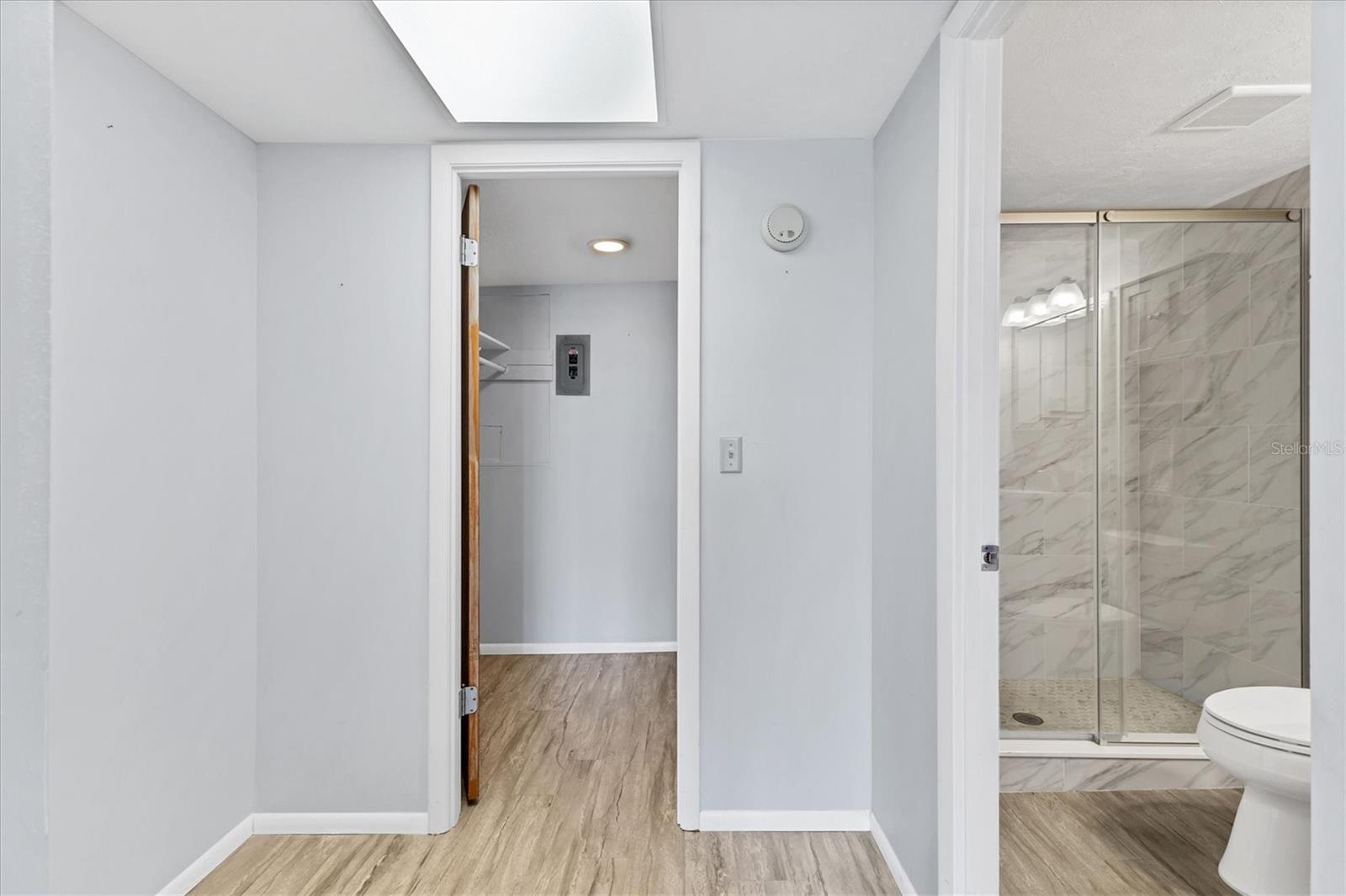 BAYSHORE ON THE LAKE APTS III SEC1 - Residential