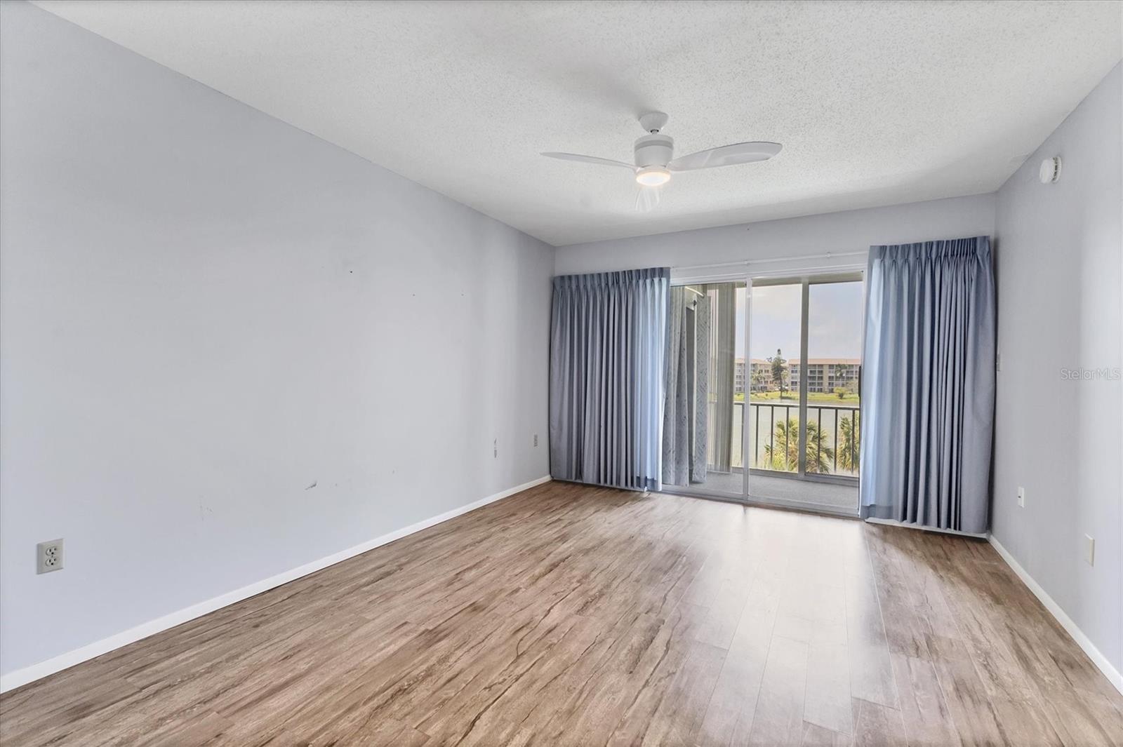 BAYSHORE ON THE LAKE APTS III SEC1 - Residential