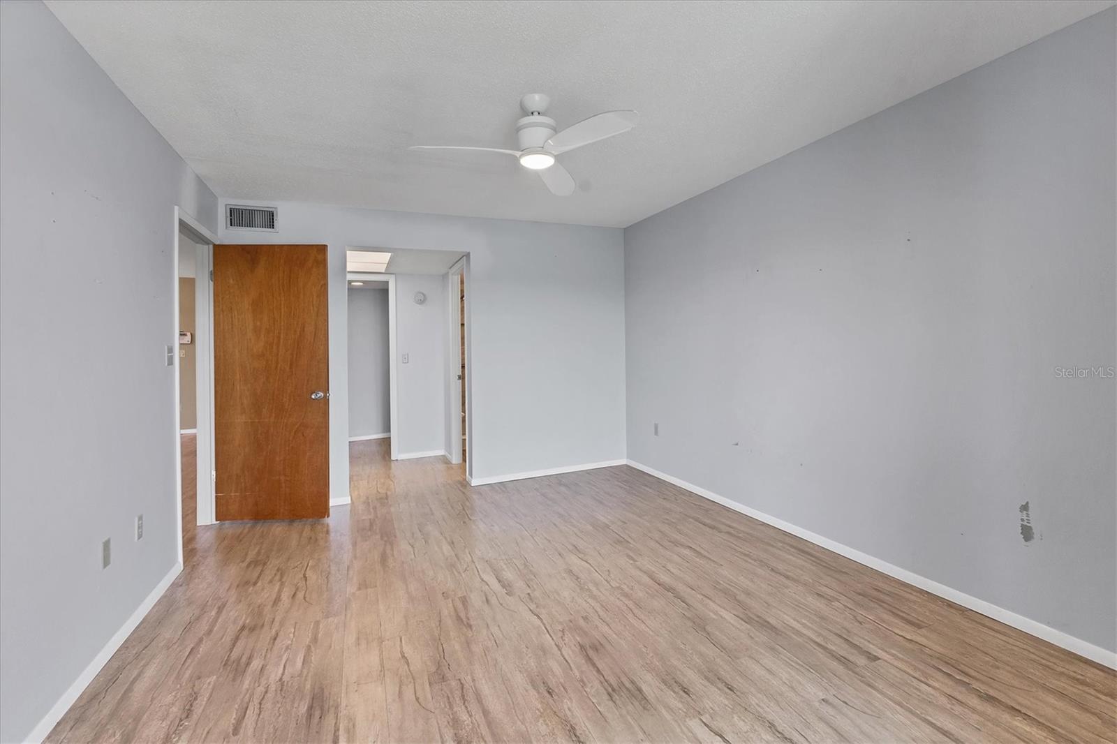 BAYSHORE ON THE LAKE APTS III SEC1 - Residential