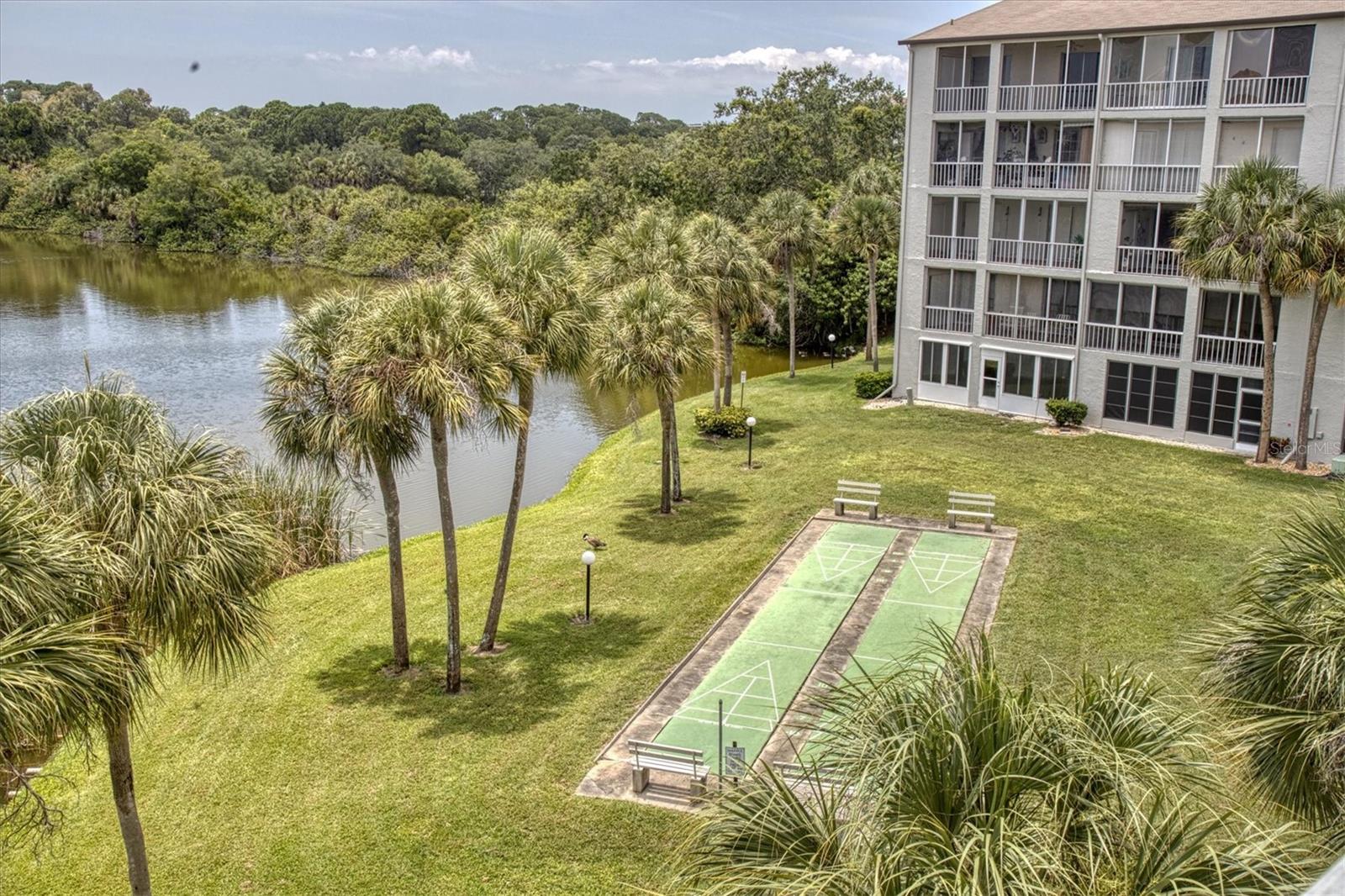 BAYSHORE ON THE LAKE APTS III SEC1 - Residential