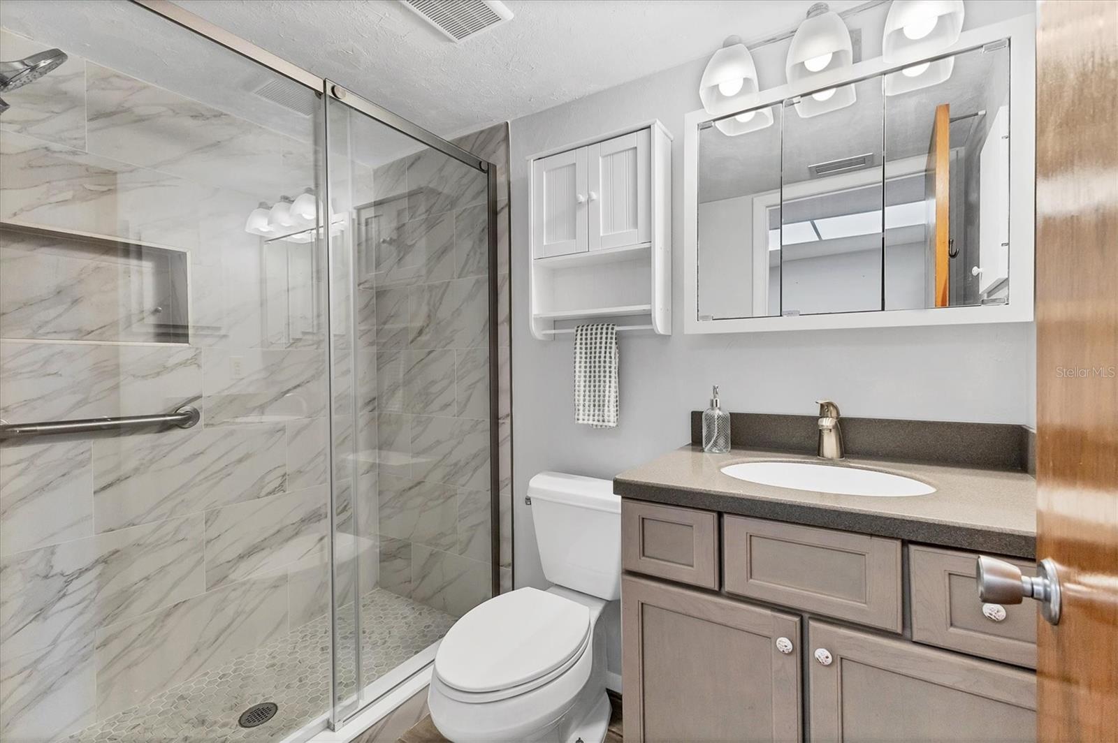 BAYSHORE ON THE LAKE APTS III SEC1 - Residential