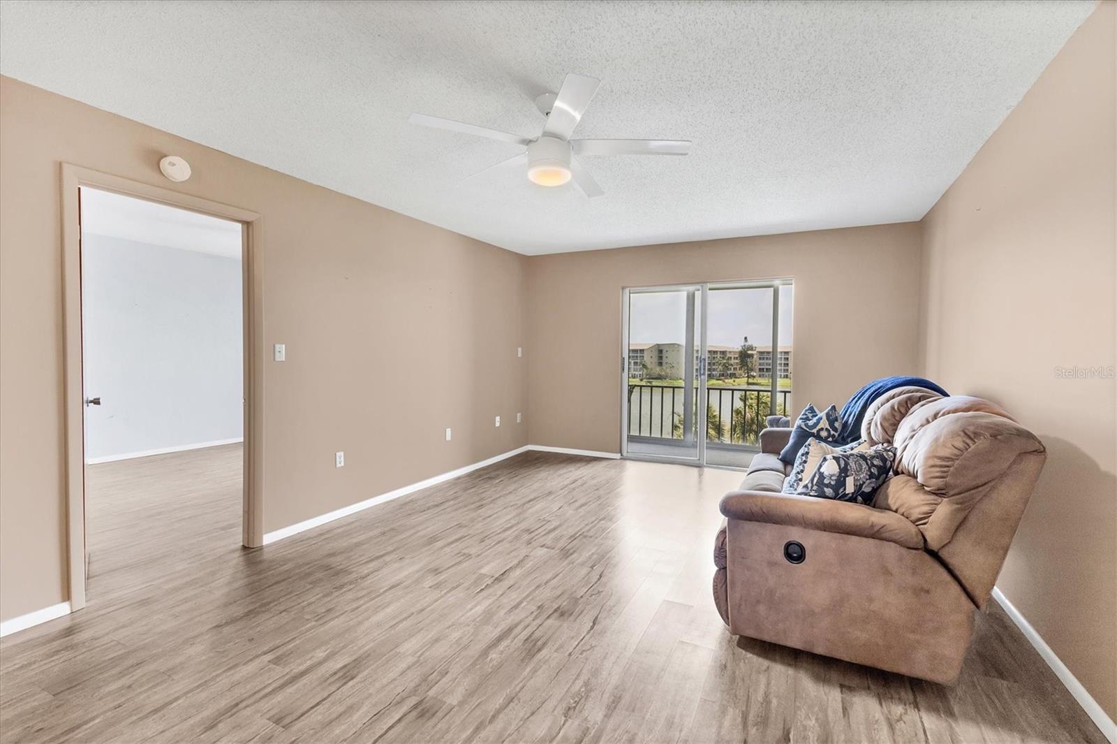 BAYSHORE ON THE LAKE APTS III SEC1 - Residential