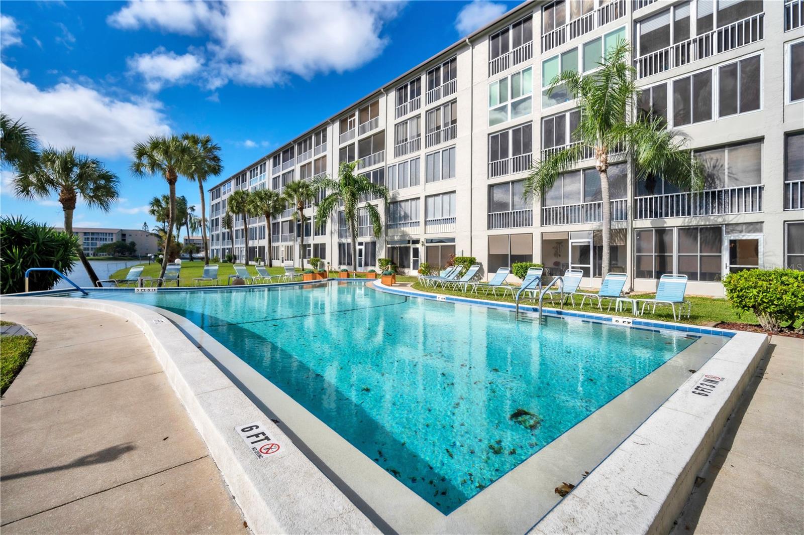 BAYSHORE ON THE LAKE APTS III SEC1 - Residential