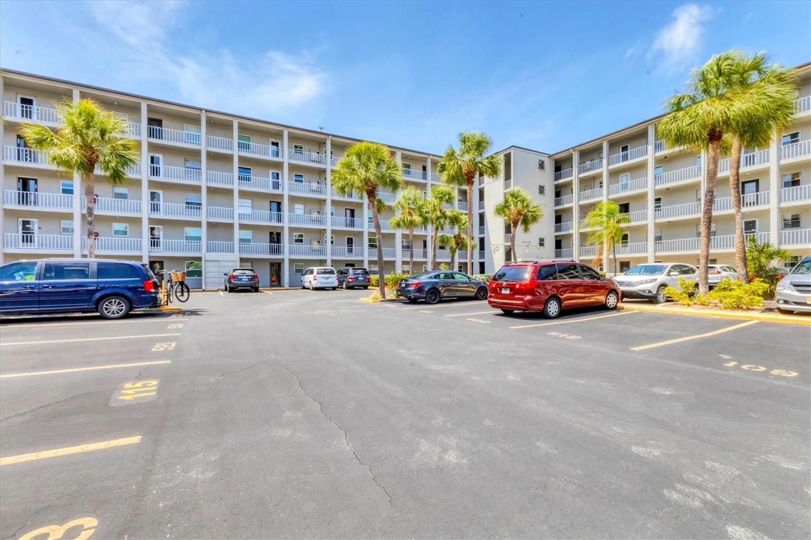 BAYSHORE ON THE LAKE APTS III SEC1 - Residential