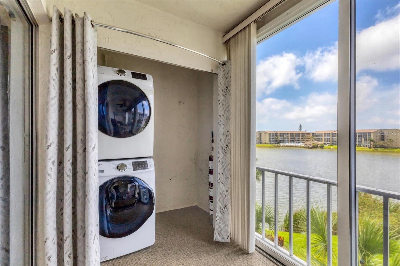 BAYSHORE ON THE LAKE APTS III SEC1 - Residential