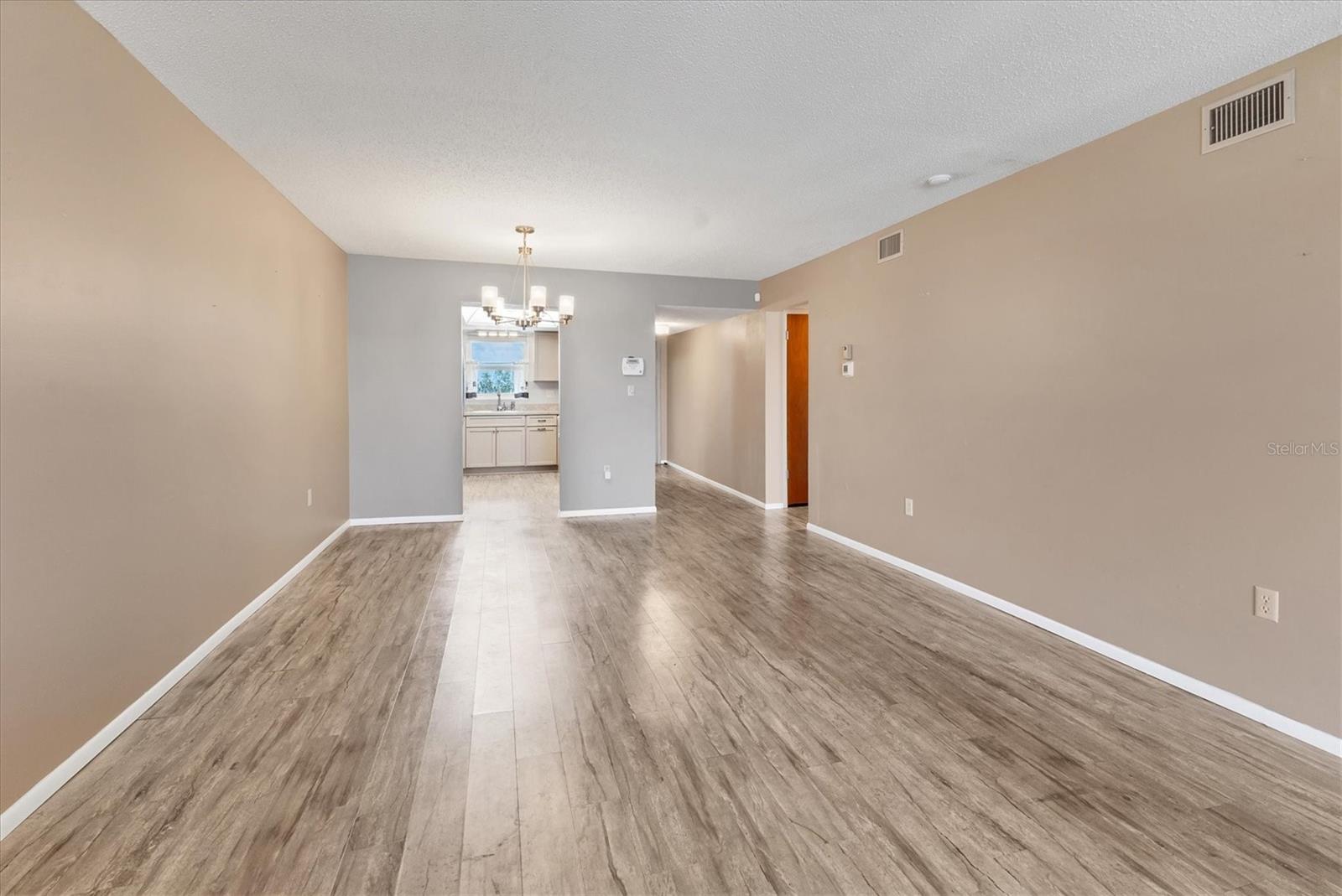 BAYSHORE ON THE LAKE APTS III SEC1 - Residential