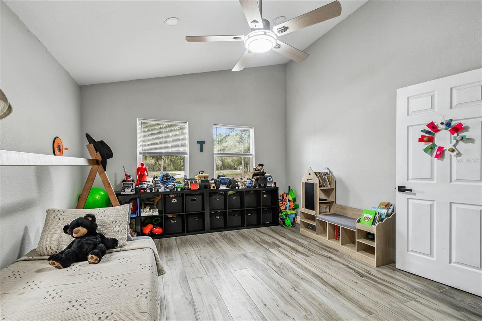 OAKRIDGE ESTATES - Residential