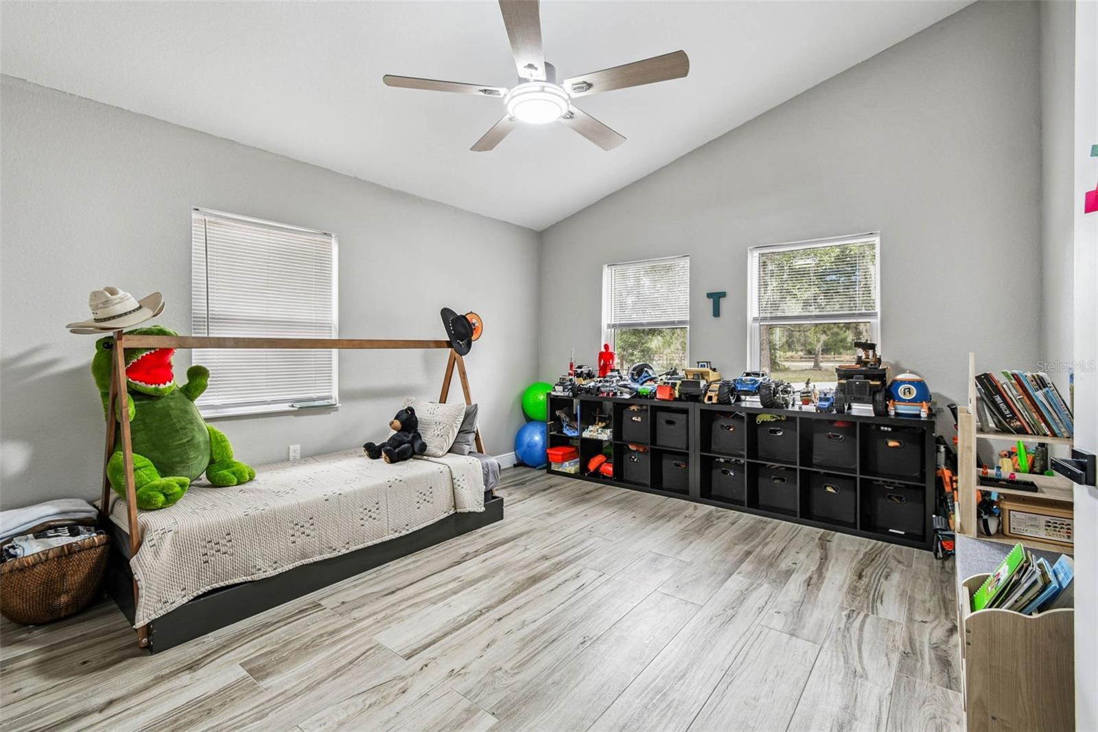 OAKRIDGE ESTATES - Residential