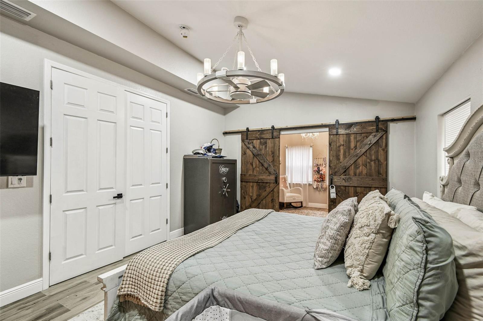 OAKRIDGE ESTATES - Residential