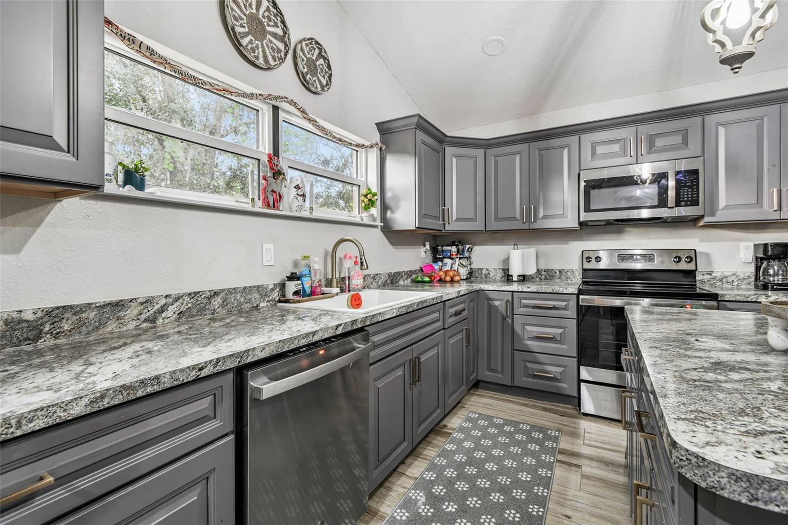 OAKRIDGE ESTATES - Residential