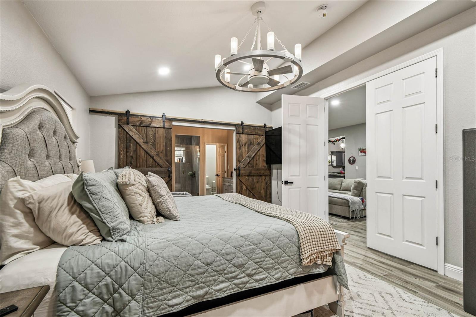 OAKRIDGE ESTATES - Residential