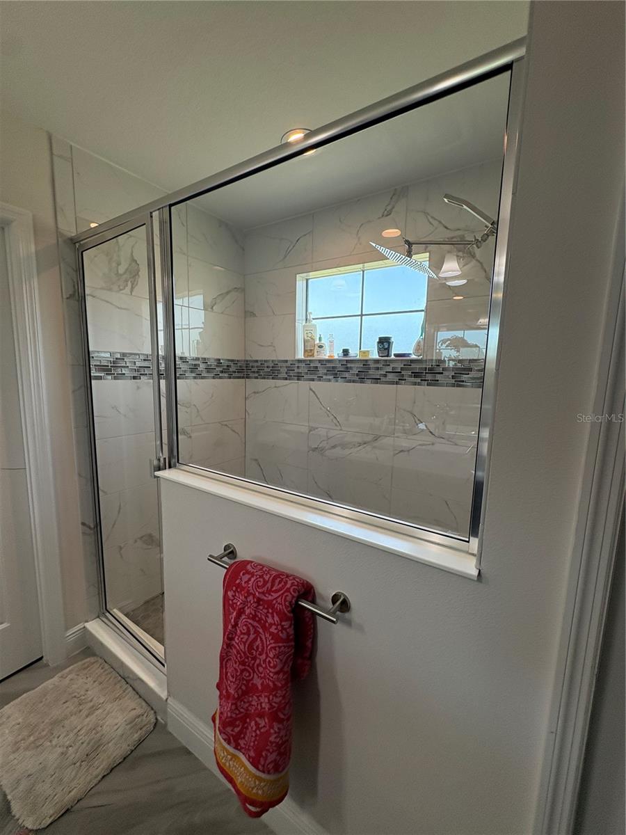 BAND D HAWKSTONE PH 2 - Residential Lease