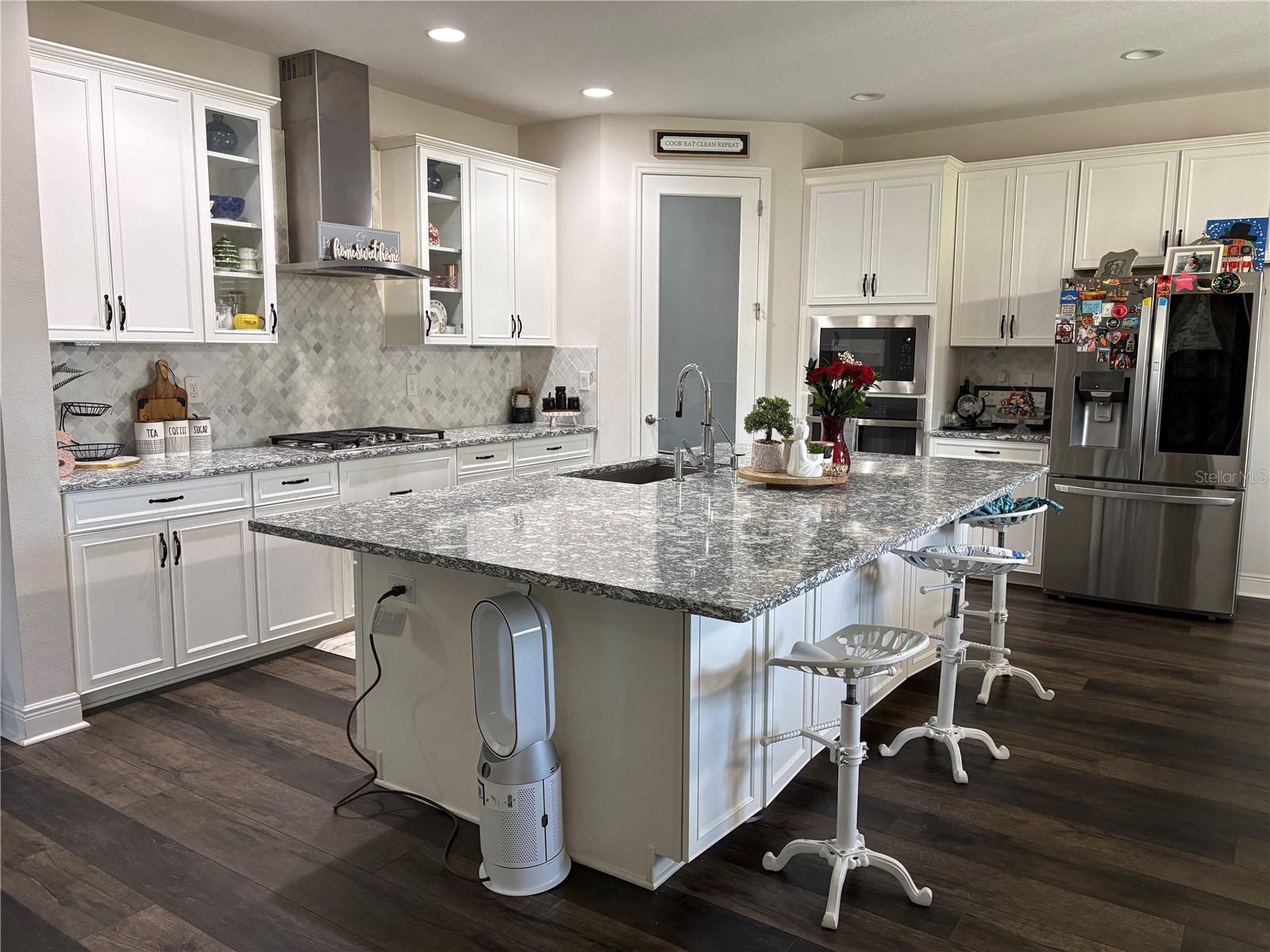 BAND D HAWKSTONE PH 2 - Residential Lease